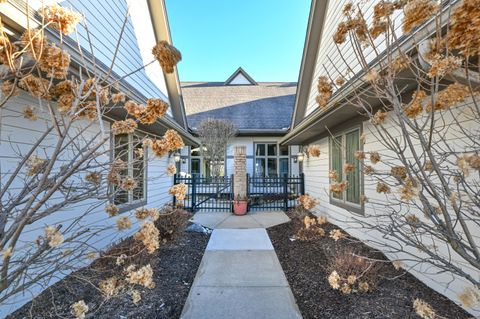 Photo of 7513 W Tuckaway Pines Cir, Franklin, WI 53132 (MLS # 1947569)