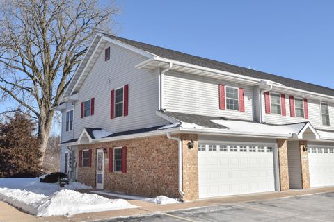 Photo of 326 Kettle Moraine Dr N, Slinger, WI 53086 (MLS # 1948630)