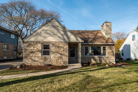 8031 N Whitney Rd, Fox Point, WI 53217 - #: 1942846