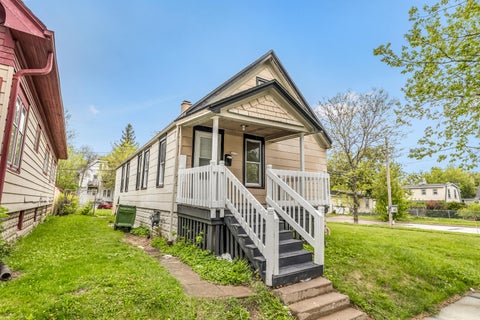 Photo of 3173 N 41st St, Milwaukee, WI 53216 (MLS # 1972590)