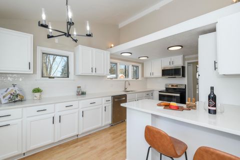 Photo of 14225 Forest View Ln, Brookfield, WI 53005 (MLS # 1945245)