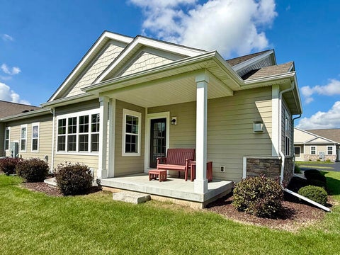 Photo of N113W14056 Wrenwood Pass, Germantown, WI 53022 (MLS # 1974587)