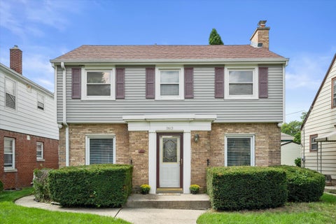 Photo of 3415 N 56th St, Milwaukee, WI 53216 (MLS # 1981706)