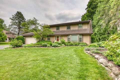 Photo of 2930 San Juan Trl, Brookfield, WI 53005 (MLS # 1922418)