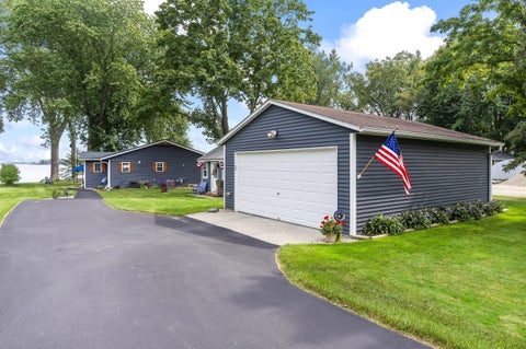 Photo of N9332 Idle Hour Dr, Westford, WI 53956 (MLS # 1979219)