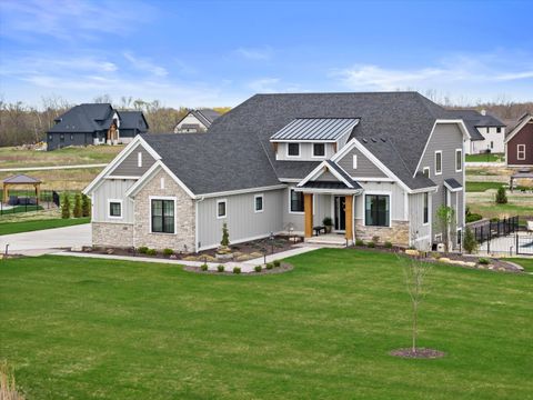 W182N6948 Sanctuary Dr, Menomonee Falls, WI 53051 - #: 1916982