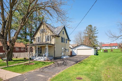 Photo of 208 W Park St, Westby, WI 54667 (MLS # 1965810)