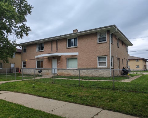 Photo of 9226 W Sheridan Ave, Milwaukee, WI 53225 (MLS # 1981345)