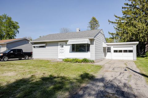 Photo of 1409 S 10th St, Watertown, WI 53094 (MLS # 1962685)