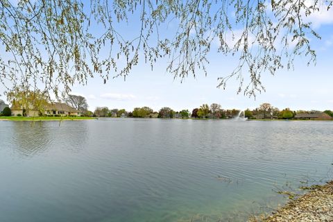 Photo of 2314 W Dickinson Ct, Mequon, WI 53092 (MLS # 1961241)