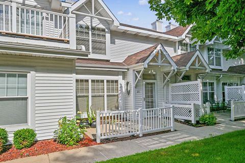 Photo of 6235 S Creekside Dr, Cudahy, WI 53110 (MLS # 1972176)