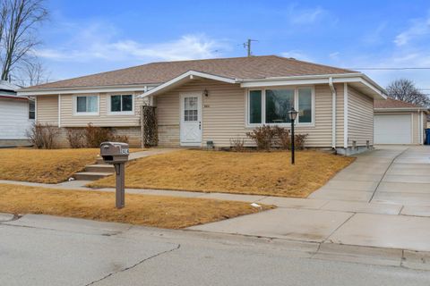 Photo of 2414 W Lindenwood Ave, Oak Creek, WI 53154 (MLS # 1906098)