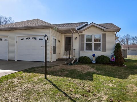 Photo of 1737 Cedar Ct, Manitowoc, WI 54220 (MLS # 1957820)