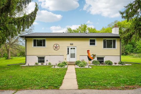 Photo of S55 W33749 County Road ZZ Rd, Genesee, WI 53153 (MLS # 1963593)