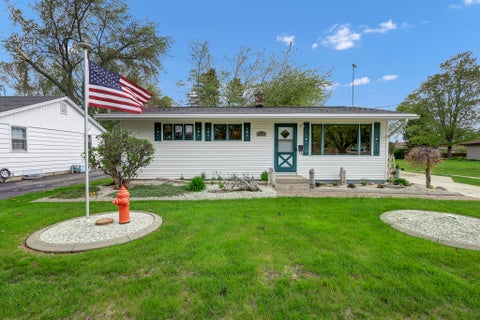 Photo of 1718 Nagle Ave, Manitowoc, WI 54220 (MLS # 1965809)