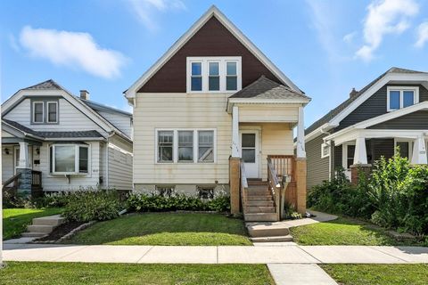 Photo of 1974 S 77th St, West Allis, WI 53219 (MLS # 1932204)