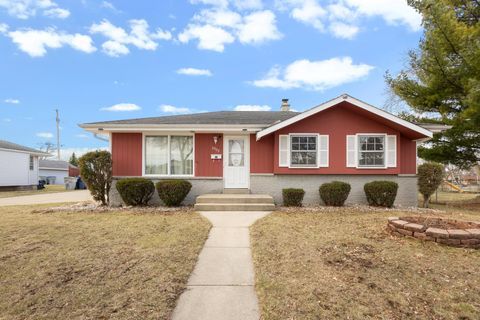 Photo of 6579 N 66th St, Milwaukee, WI 53223 (MLS # 1955615)