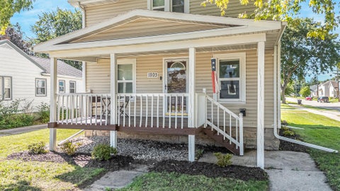 Photo of 1203 Minnesota St, Oshkosh, WI 54902 (MLS # 1982229)