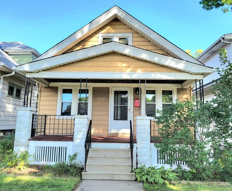 Photo of 3156 S California St, Milwaukee, WI 53207 (MLS # 1979628)