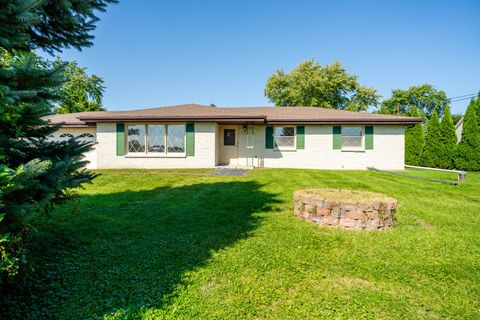 Photo of 8120 W Forest Hill Ave, Franklin, WI 53132 (MLS # 1937418)