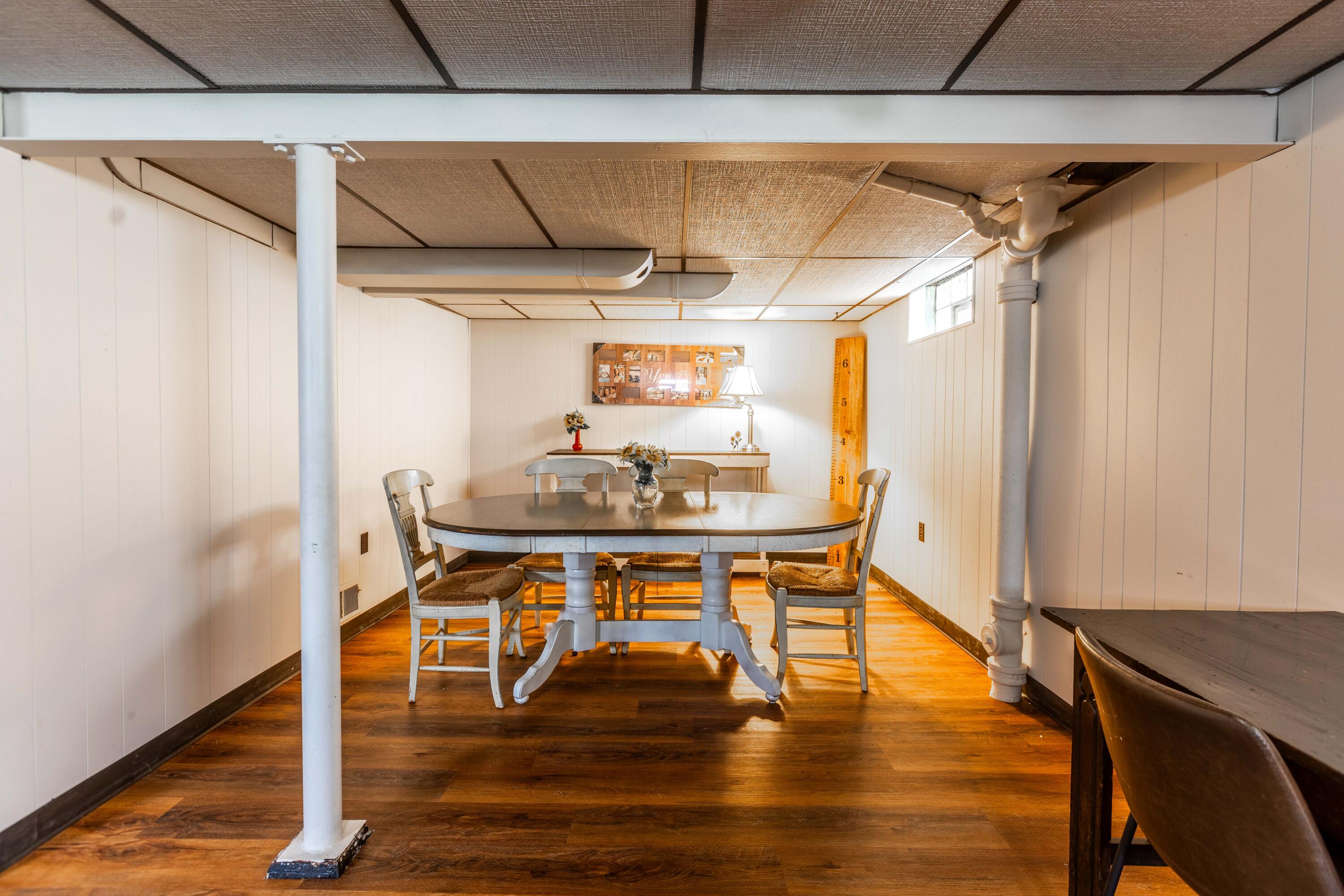 Kenosha, Wisconsin 53142, United States, 3 Bedrooms Bedrooms, ,1 BathroomBathrooms,Residential,Pending,194930