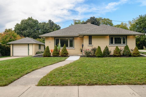 Photo of 221 N Story Pkwy, Milwaukee, WI 53208 (MLS # 1986071)