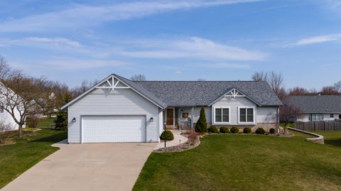 Photo of 4024 W Valley View Dr, Franklin, WI 53132 (MLS # 1914380)