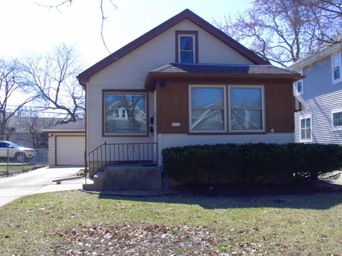 Photo of 6535 Powell Pl, Wauwatosa, WI 53213 (MLS # 1954124)