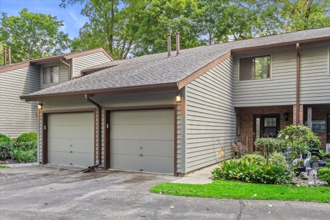 Photo of 2935 Old Mill Dr, Racine, WI 53405 (MLS # 1984296)