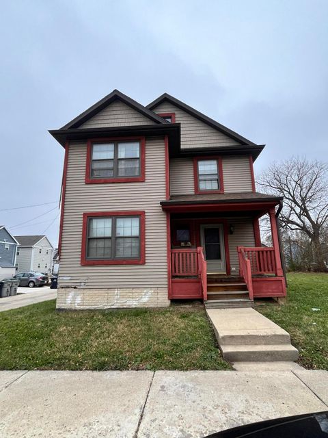 Photo of 2140 N 27th St, Milwaukee, WI 53208 (MLS # 1948197)
