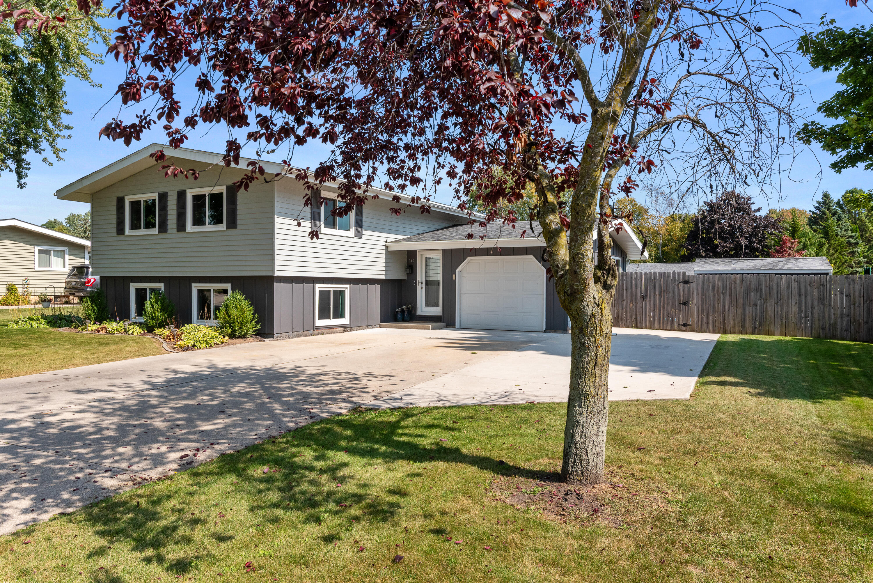 Belgium, Wisconsin 53004, United States, 4 Bedrooms Bedrooms, ,2 BathroomsBathrooms,Residential,Active,229954