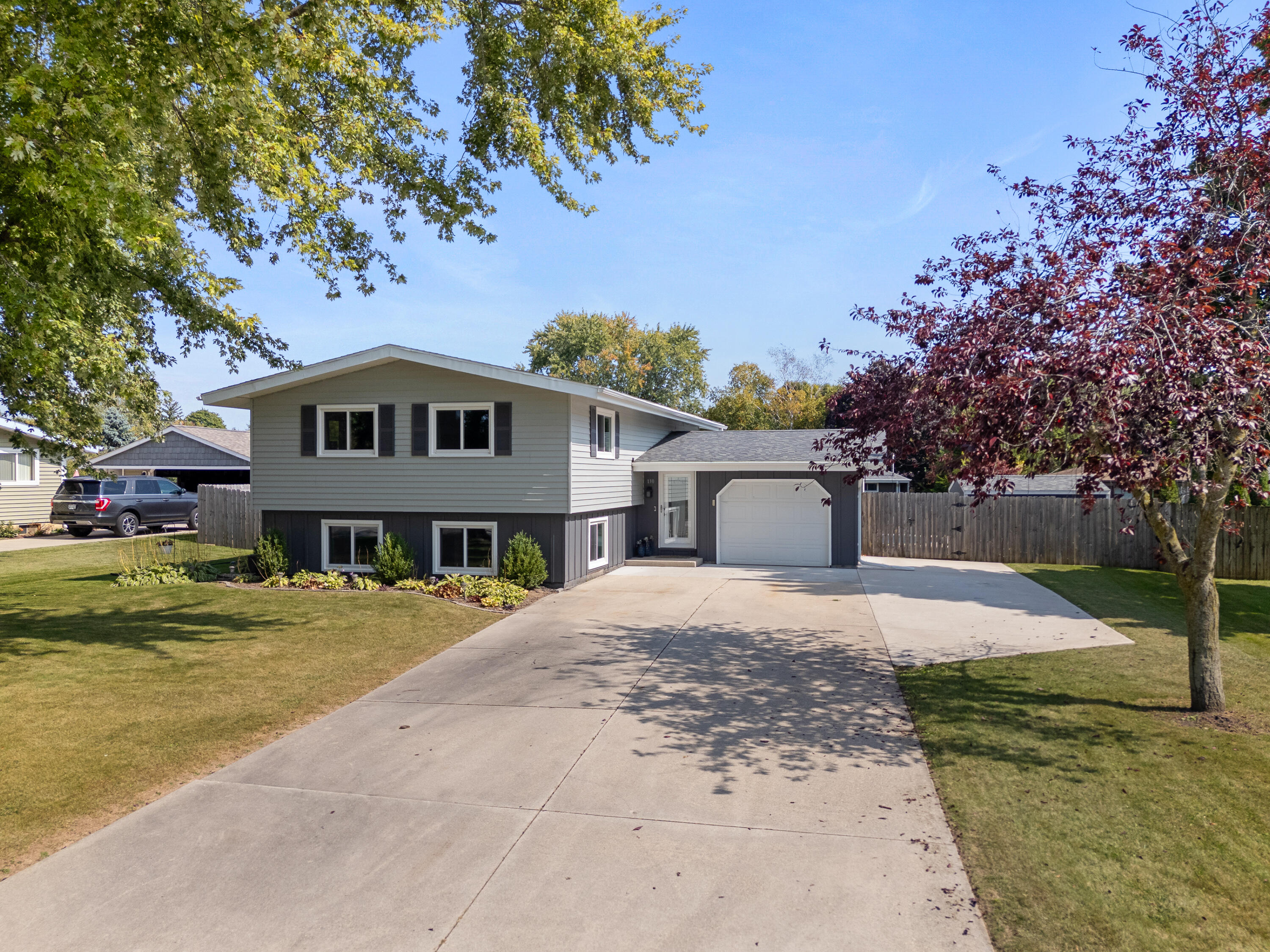 Belgium, Wisconsin 53004, United States, 4 Bedrooms Bedrooms, ,2 BathroomsBathrooms,Residential,Active,229954