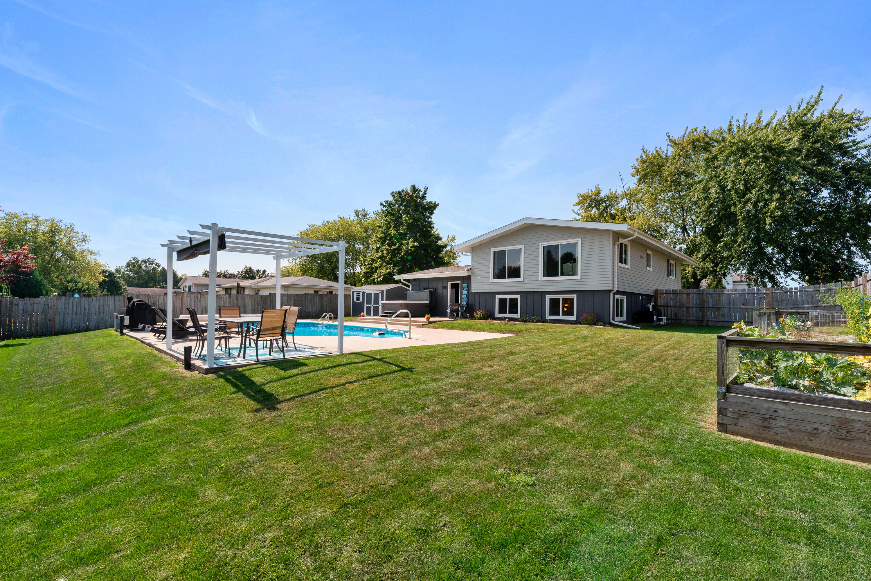 Belgium, Wisconsin 53004, United States, 4 Bedrooms Bedrooms, ,2 BathroomsBathrooms,Residential,Active,229954