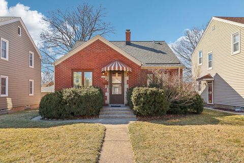 Photo of 3163 S 28th St, Milwaukee, WI 53215 (MLS # 1954142)
