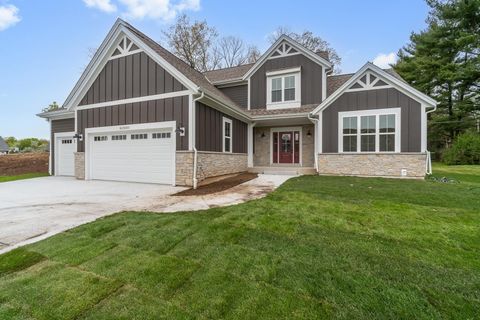Photo of W221N3075 Greenwood Rd, Pewaukee, WI 53186 (MLS # 1962770)
