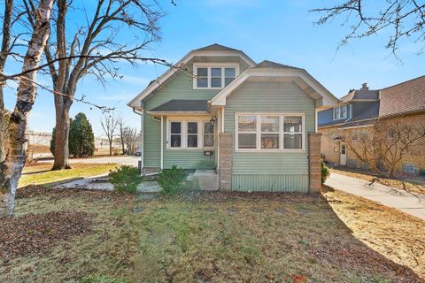 Photo of 333 W Bender Rd, Glendale, WI 53217 (MLS # 1952827)