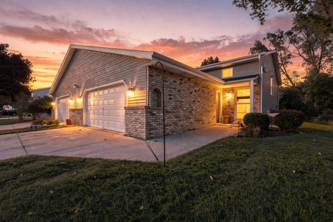 Photo of 720 Timberline Trl, Hartford, WI 53027 (MLS # 1981741)