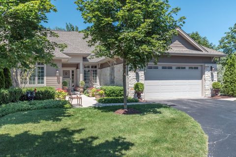 Photo of 7342 W Heron Pond Dr, Mequon, WI 53092 (MLS # 1910345)