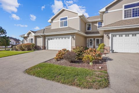 Photo of 1632 Grey Fox Trl, Mukwonago, WI 53149 (MLS # 1940976) Photo of 1632 Grey Fox Trl, Mukwonago, WI 53149 (MLS # 1940976)