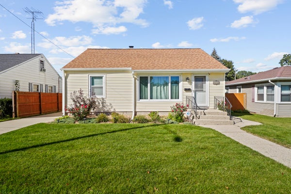 4106 23RD AVE, KENOSHA, WI 53140 - Image 380be8324aca520fbcfb6f3f4b5004e3/3689107586