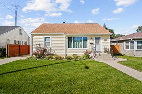 Photo of 4106 23rd Ave, Kenosha, WI 53142 (MLS # 1984135)