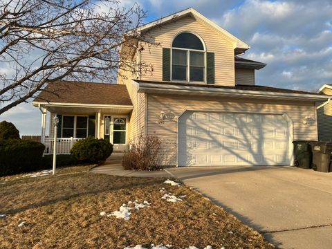 Photo of 1240 Peninsula Ln, Whitewater, WI 53190 (MLS # 1950830)