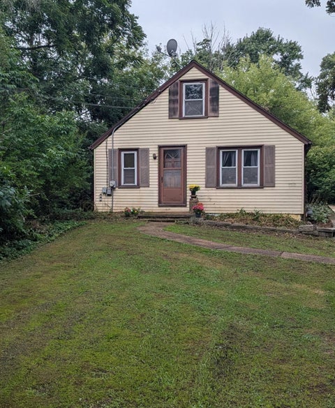Photo of 6115 S Linnie Lac Dr, New Berlin, WI 53146 (MLS # 1976831)