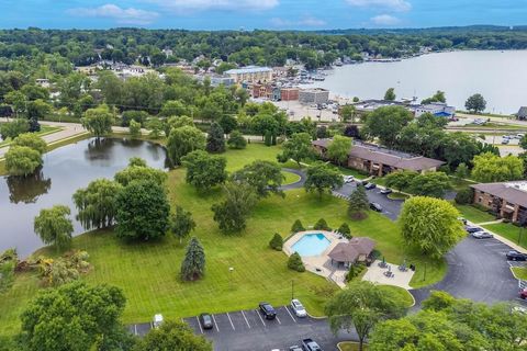 Photo of 339 Park Hill Dr, Pewaukee, WI 53072 (MLS # 1944998)