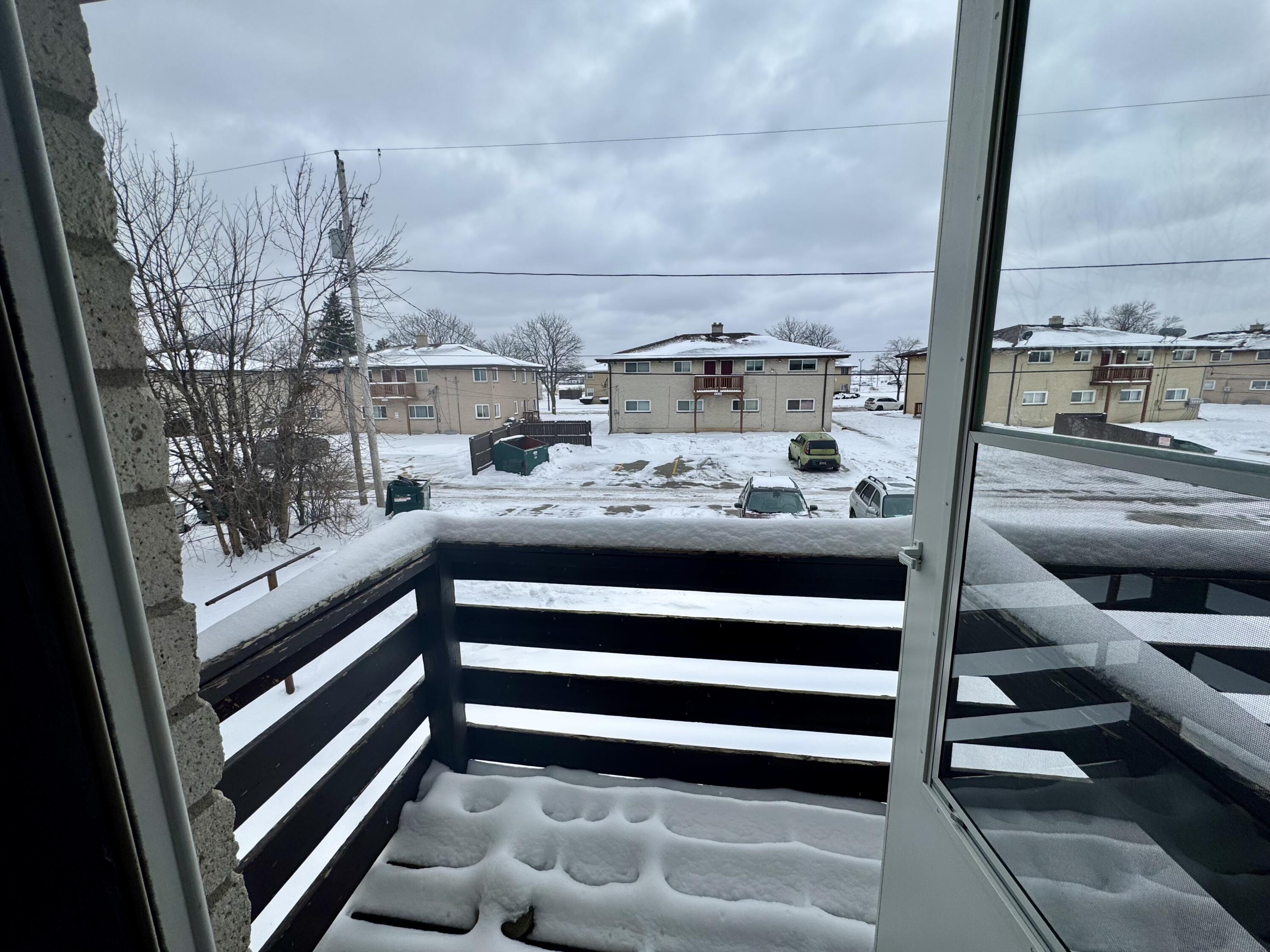 Milwaukee, Wisconsin 53225, United States, 2 Bedrooms Bedrooms, ,1 BathroomBathrooms,Residential,Active,3614