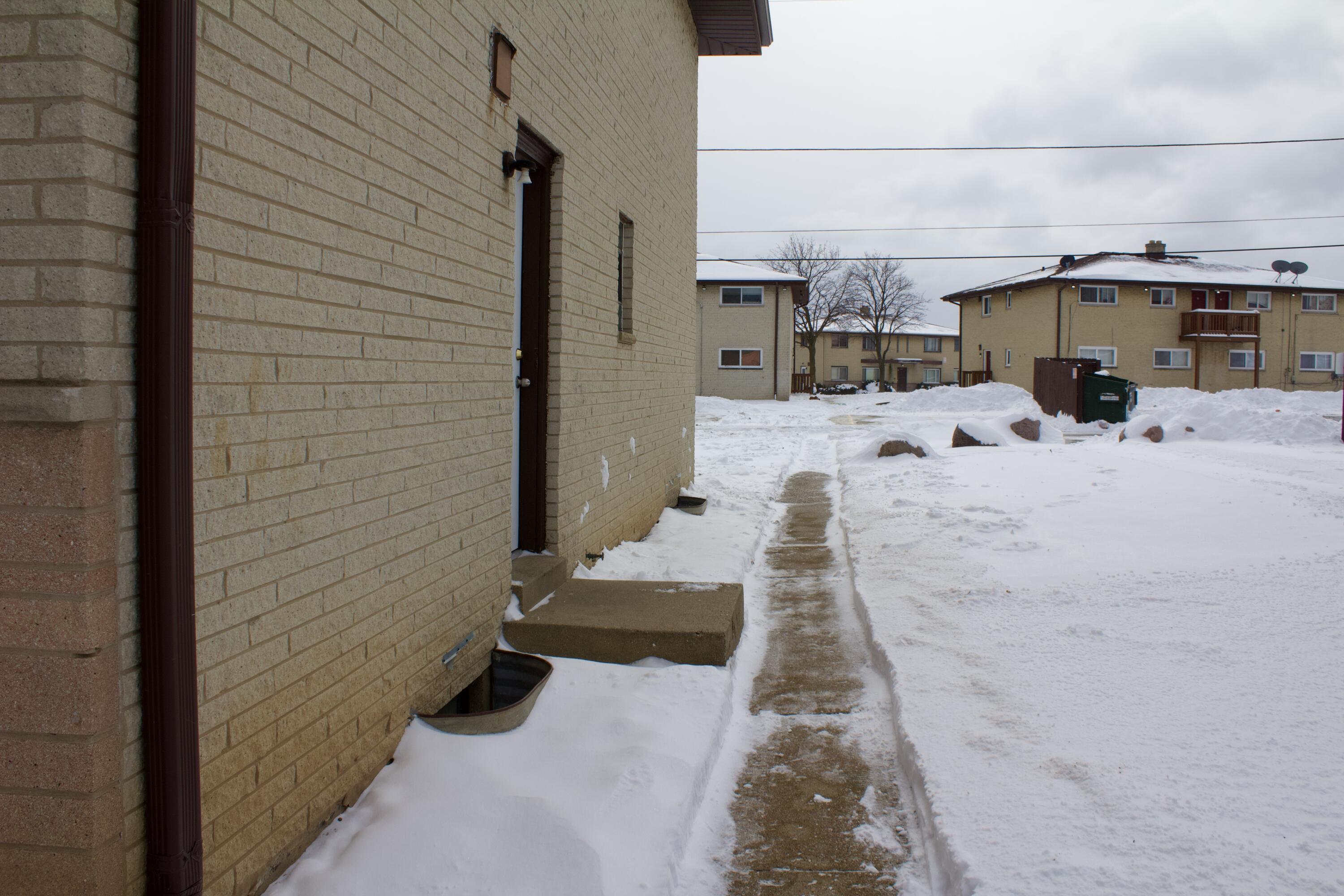 Milwaukee, Wisconsin 53225, United States, 2 Bedrooms Bedrooms, ,1 BathroomBathrooms,Residential,Active,3614