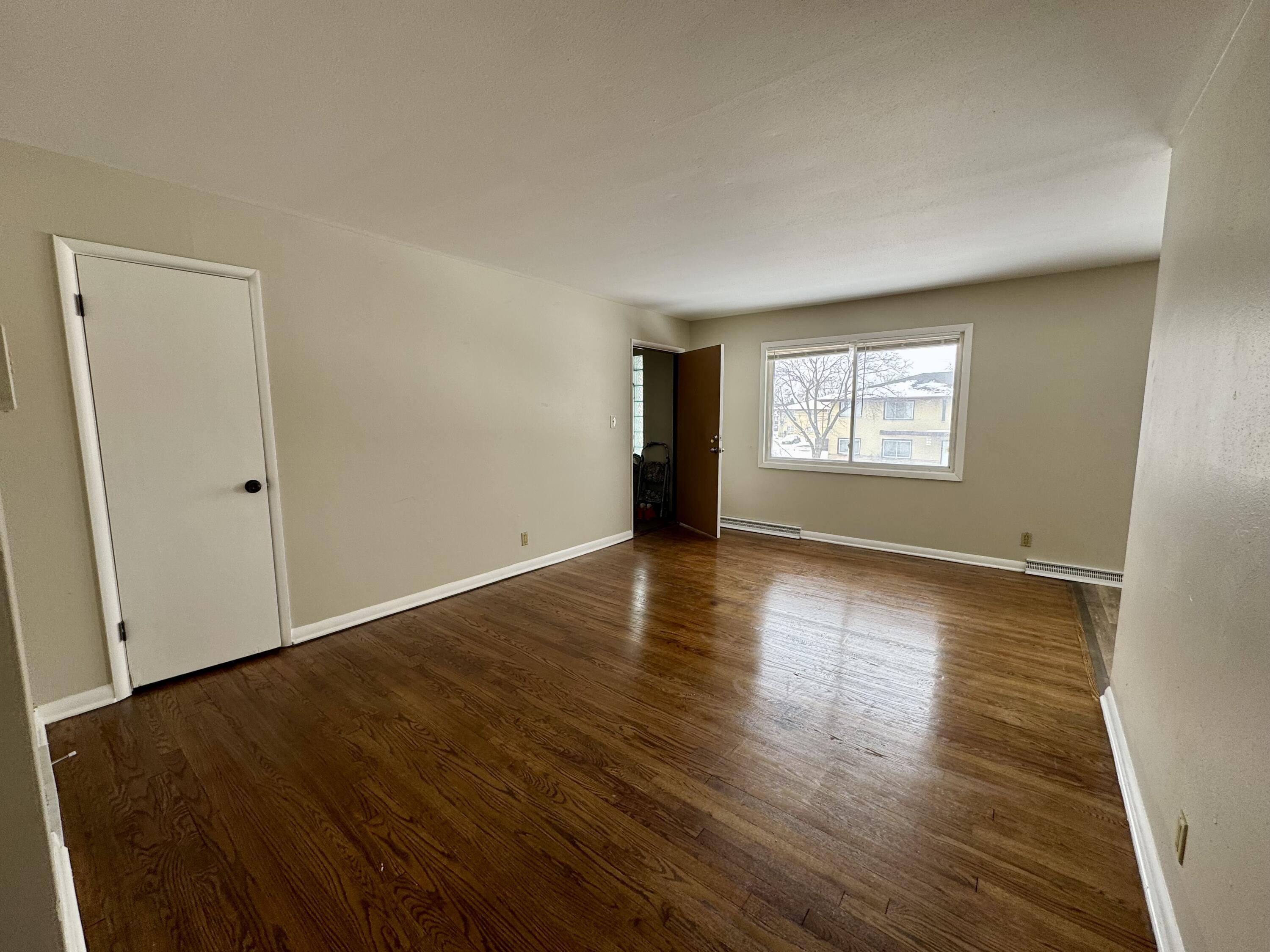 Milwaukee, Wisconsin 53225, United States, 2 Bedrooms Bedrooms, ,1 BathroomBathrooms,Residential,Active,3614