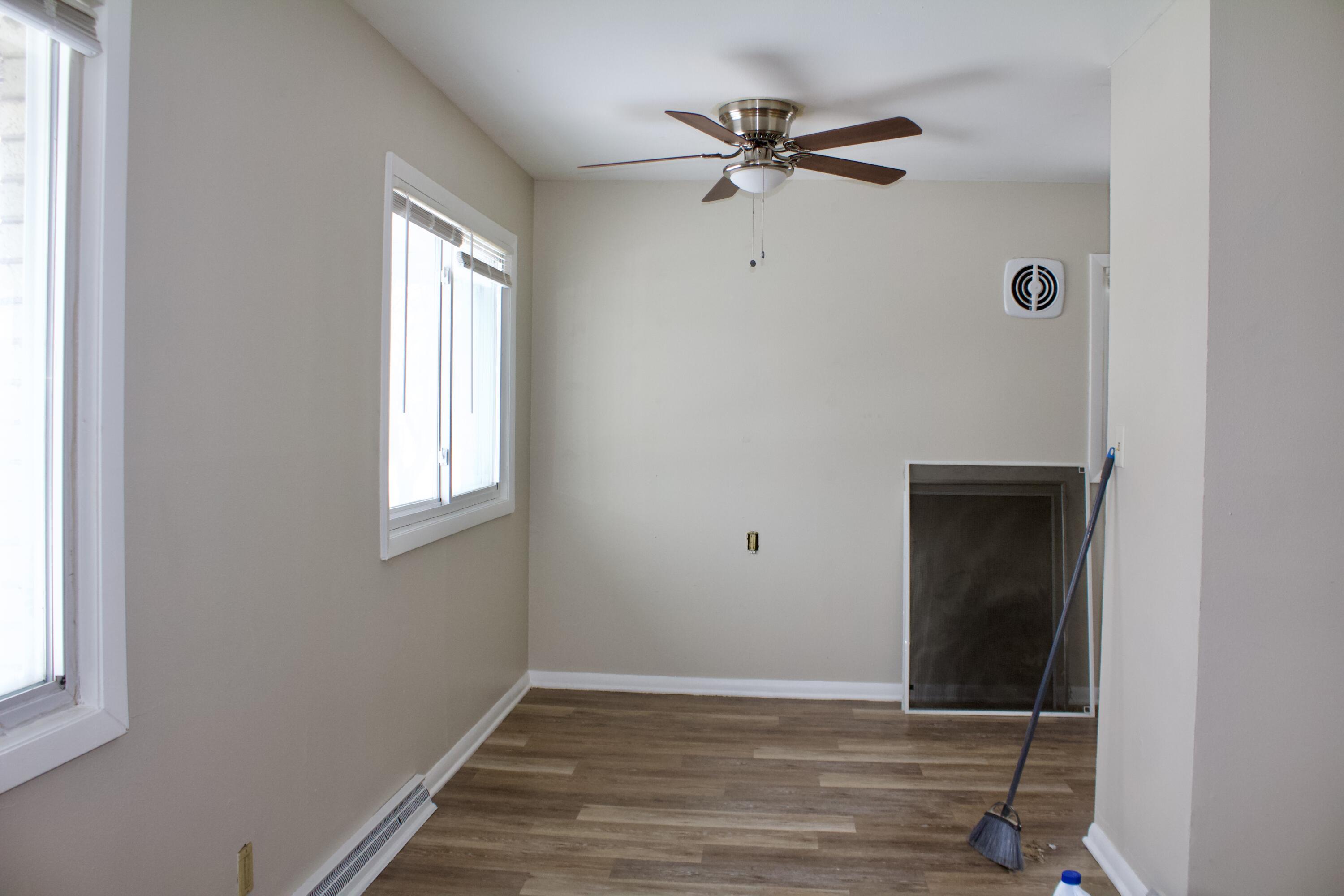 Milwaukee, Wisconsin 53225, United States, 2 Bedrooms Bedrooms, ,1 BathroomBathrooms,Residential,Active,3614