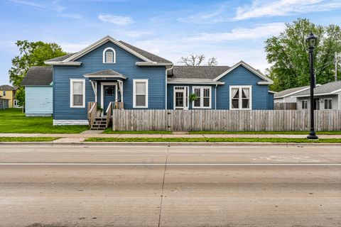 Photo of 1018 Gillette St, La Crosse, WI 54603 (MLS # 1961052)