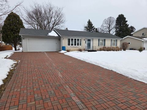 Photo of 609 Madison Dr, Delavan, WI 53115 (MLS # 1949839)
